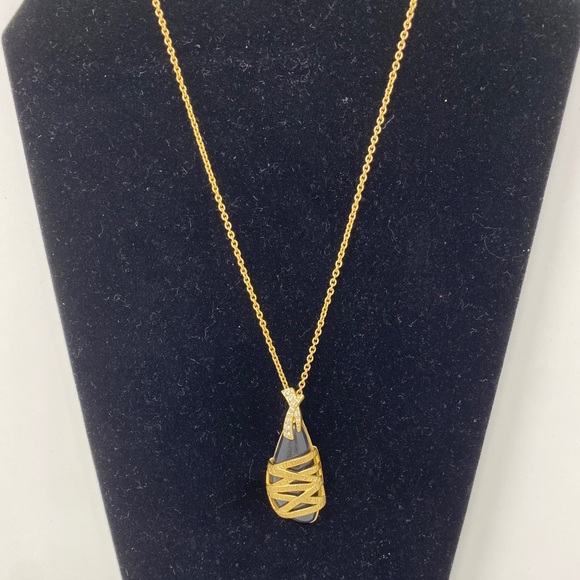 Stunning Black & Gold Pendant Necklace - Picture 3 of 7